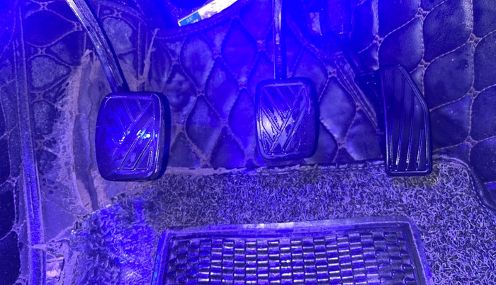 2020 Maruti Baleno DELTA PETROL 1.2, Petrol, Manual, 98,253 km, Pedals