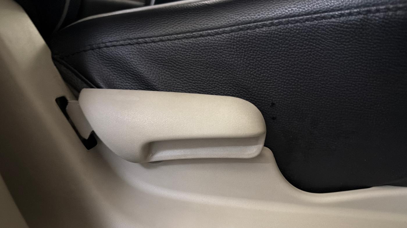 2019 Maruti Celerio ZXI, Petrol, Manual, 27,509 km, Driver Side Adjustment Panel