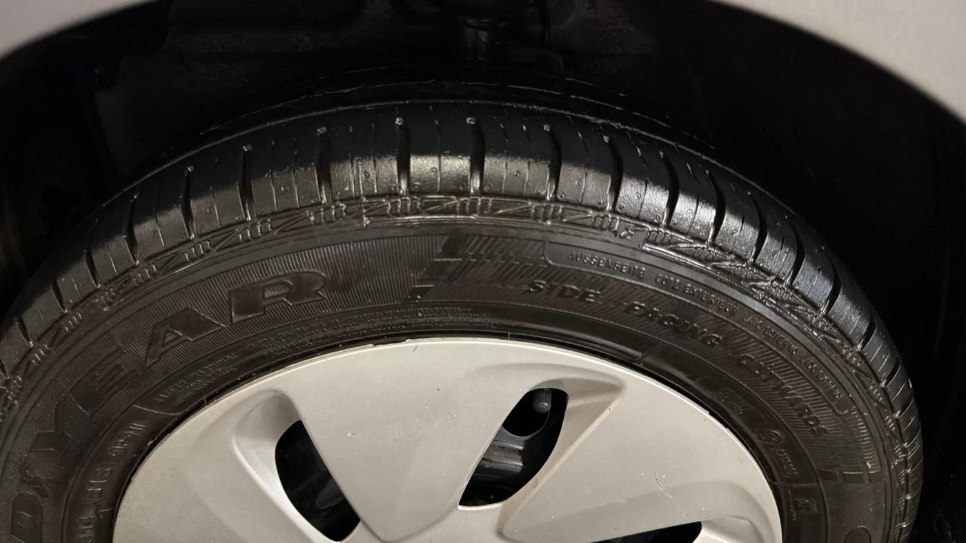 2019 Maruti Celerio ZXI, Petrol, Manual, 27,509 km, Left Front Tyre Tread