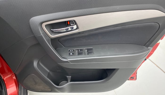 2017 Maruti Vitara Brezza ZDI PLUS DUAL TONE, Diesel, Manual, 94,163 km, Driver Side Door Panels Controls