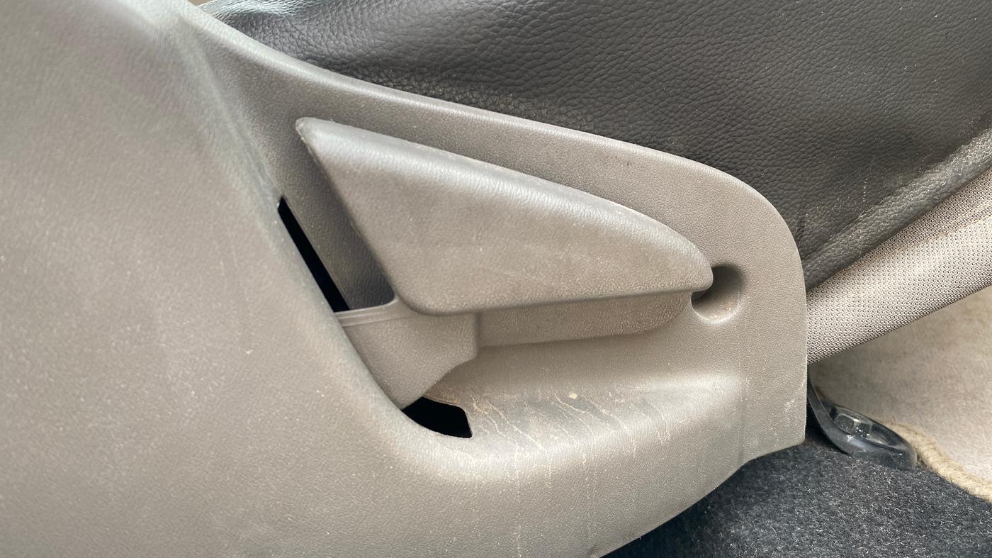 2018 Datsun Go Plus T, Petrol, Manual, 29,975 km, Driver Side Adjustment Panel