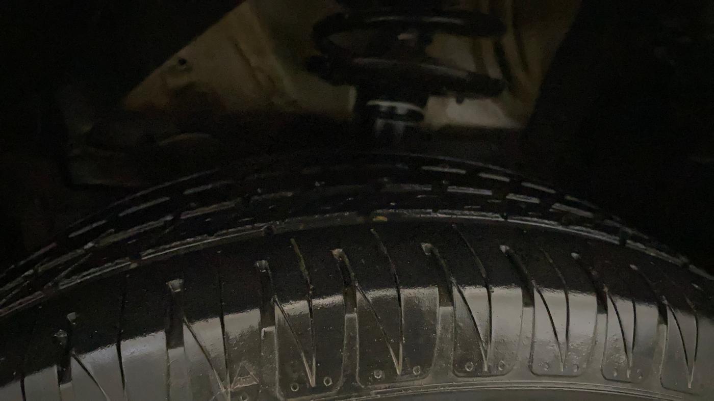2021 Maruti Vitara Brezza ZXI PLUS AT SHVS, Petrol, Automatic, 81,216 km, Left Front Tyre Tread