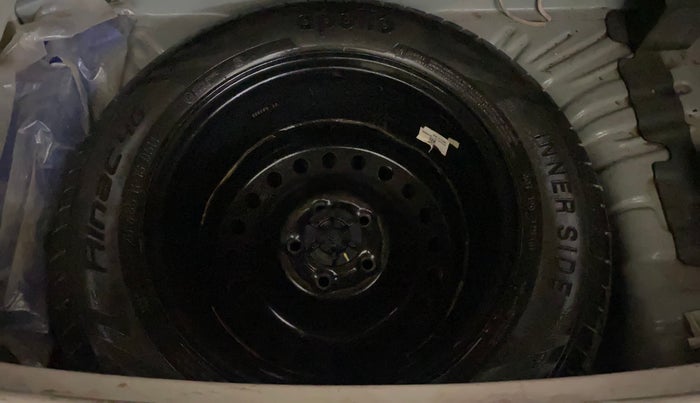 2021 Mahindra XUV300 W6 1.2 PETROL, Petrol, Manual, 31,207 km, Spare Tyre