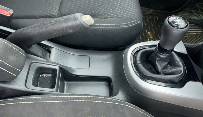 2017 Honda WR-V 1.2 i-VTEC VX MT, Petrol, Manual, 68,354 km, Gear Lever