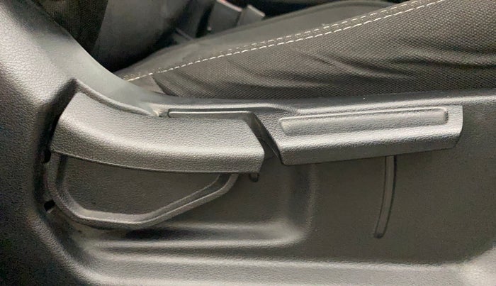 2019 Hyundai VENUE SX PLUS 1.0 TURBO DCT, Petrol, Automatic, 66,663 km, Driver Side Adjustment Panel