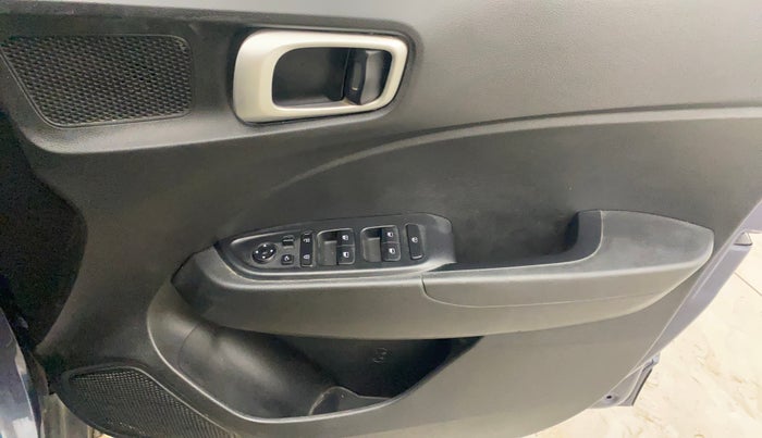 2019 Hyundai VENUE SX PLUS 1.0 TURBO DCT, Petrol, Automatic, 66,663 km, Driver Side Door Panels Control