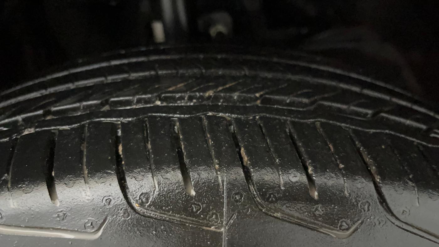 2024 Maruti FRONX ALPHA 1.0L TURBO 6 AT, Petrol, Automatic, 4,188 km, Right Front Tyre Tread