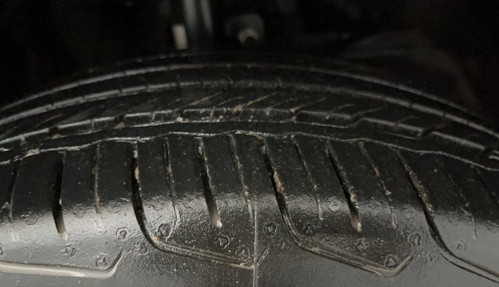 2024 Maruti FRONX ALPHA 1.0L TURBO 6 AT, Petrol, Automatic, 4,188 km, Right Front Tyre Tread