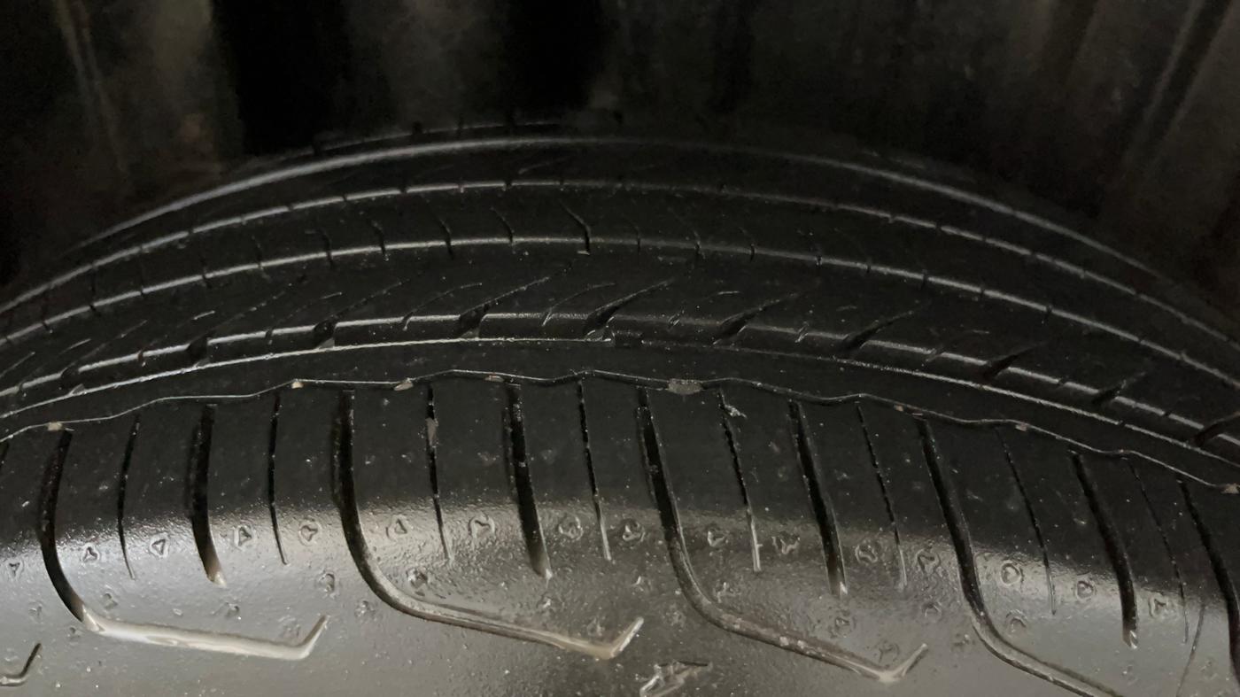 2024 Maruti FRONX ALPHA 1.0L TURBO 6 AT, Petrol, Automatic, 4,188 km, Right Rear Tyre Tread