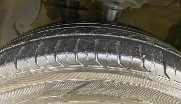 2014 Hyundai Grand i10 SPORTZ 1.2 KAPPA VTVT, Petrol, Manual, 79,858 km, Left Front Tyre Tread