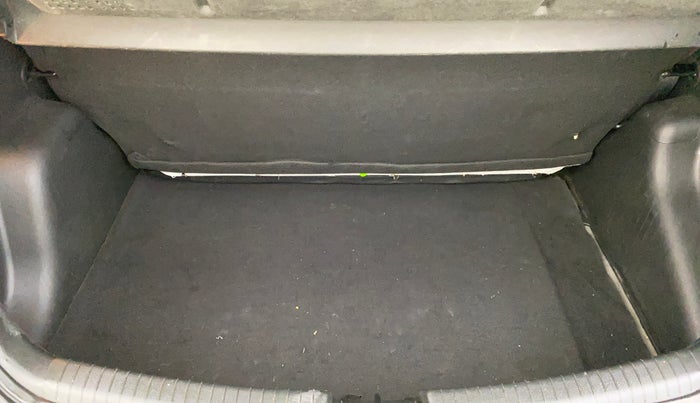 2014 Hyundai Grand i10 SPORTZ 1.2 KAPPA VTVT, Petrol, Manual, 79,858 km, Boot Inside