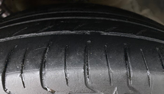 2019 Hyundai NEW SANTRO 1.1 SPORTZ MT CNG, CNG, Manual, 57,656 km, Right Front Tyre Tread