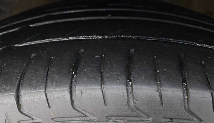 2019 Hyundai NEW SANTRO 1.1 SPORTZ MT CNG, CNG, Manual, 57,656 km, Left Front Tyre Tread
