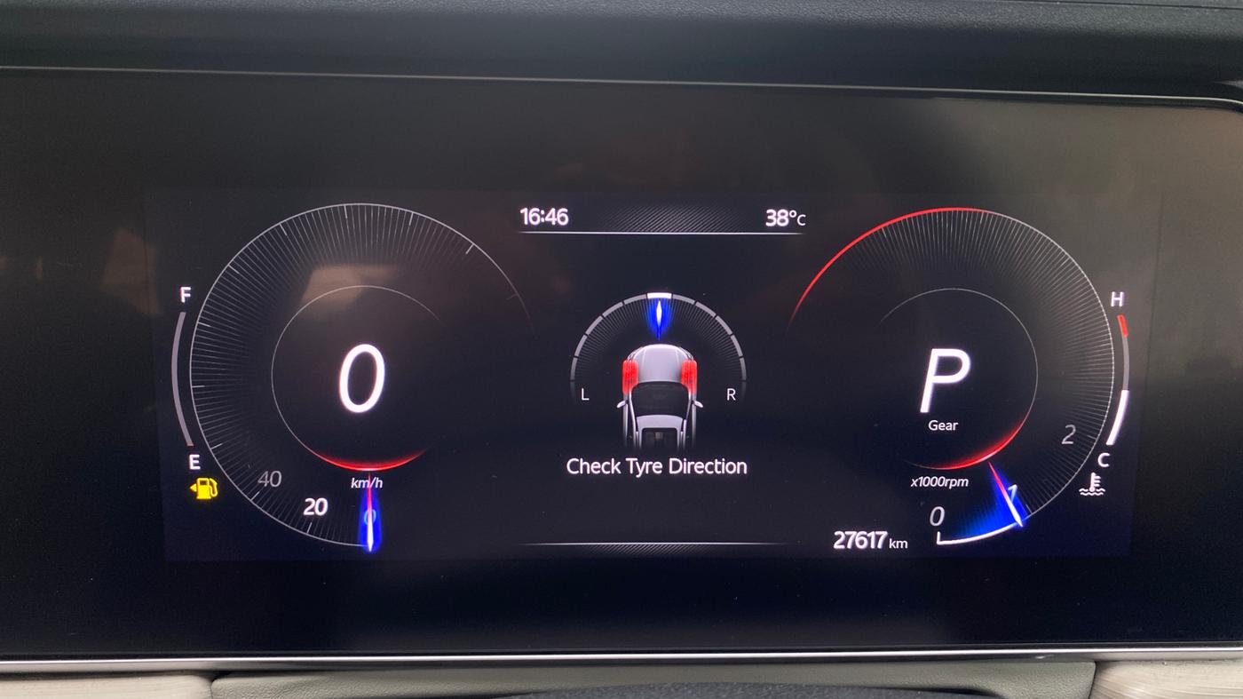 2024 Mahindra XUV700 AX 5 D AT 7 STR, Diesel, Automatic, 27,613 km, Odometer Image