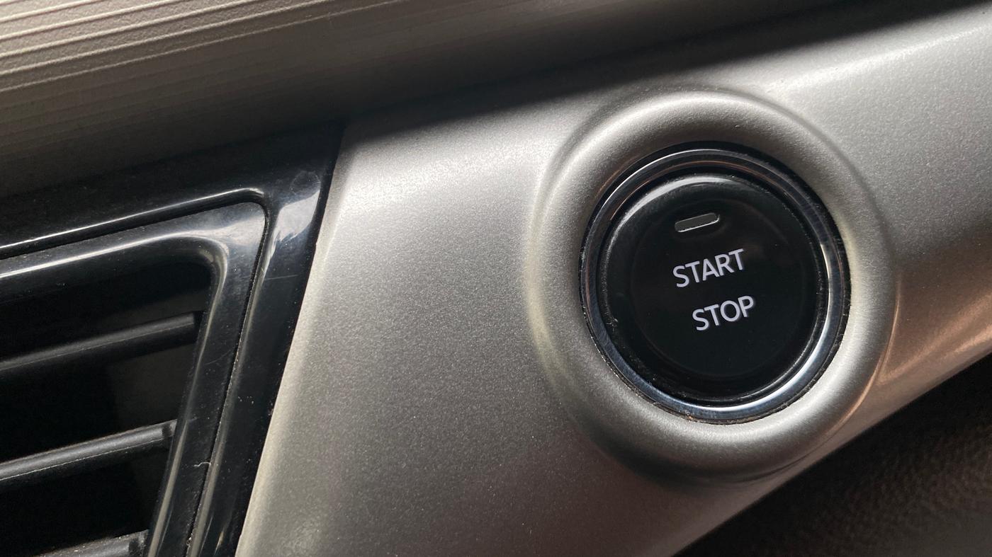 2024 Mahindra XUV700 AX 5 D AT 7 STR, Diesel, Automatic, 27,613 km, Keyless Start/ Stop Button