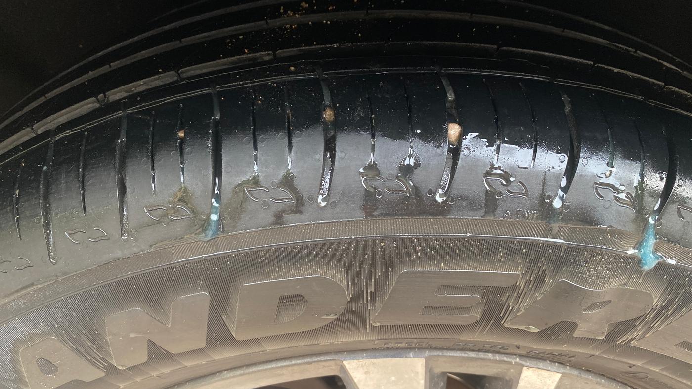 2024 Mahindra XUV700 AX 5 D AT 7 STR, Diesel, Automatic, 27,613 km, Right Rear Tyre Tread