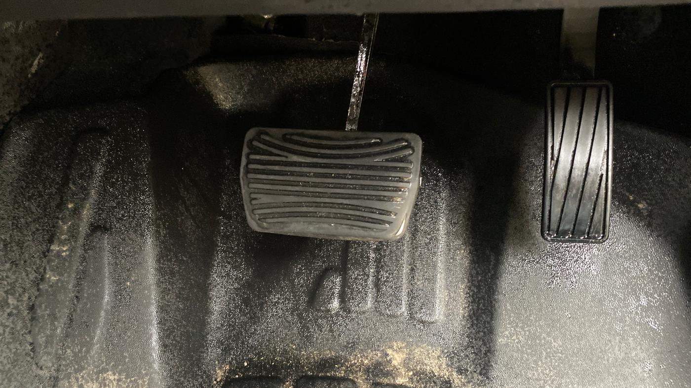2024 Mahindra XUV700 AX 5 D AT 7 STR, Diesel, Automatic, 27,613 km, Pedals