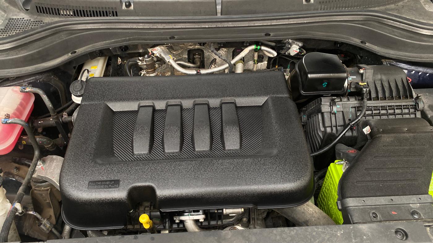 2024 Mahindra XUV700 AX 5 D AT 7 STR, Diesel, Automatic, 27,613 km, Engine View