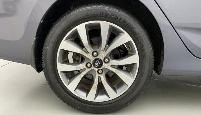 2014 Hyundai Verna FLUIDIC 1.6 VTVT SX AT, Petrol, Automatic, 22,288 km, Right Rear Wheel