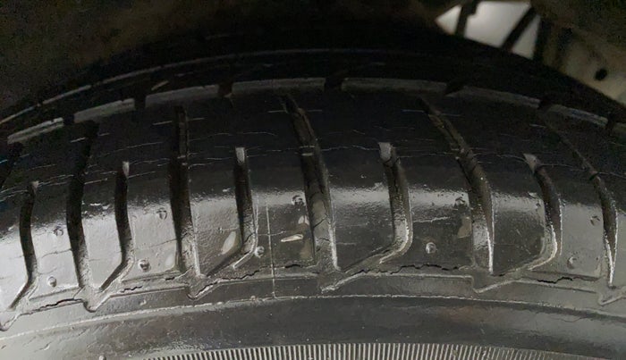 2014 Hyundai Verna FLUIDIC 1.6 VTVT SX AT, Petrol, Automatic, 22,288 km, Left Rear Tyre Tread