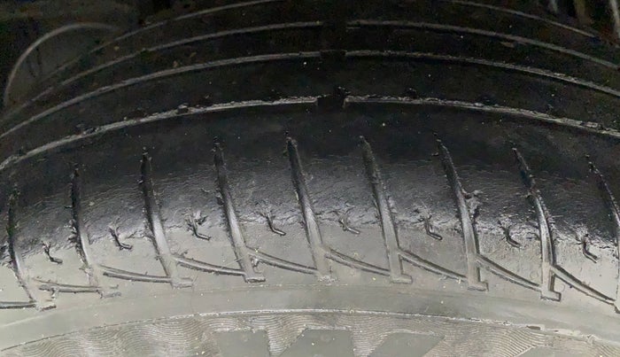 2018 Renault Duster RXS CVT, Petrol, Automatic, 93,282 km, Right Rear Tyre Tread