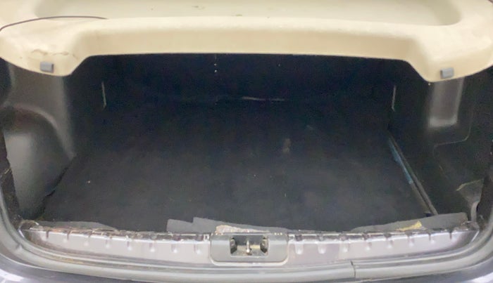 2018 Renault Duster RXS CVT, Petrol, Automatic, 93,282 km, Boot Inside