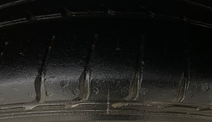 2016 Honda City 1.5L I-VTEC VX CVT, Petrol, Automatic, 1,01,837 km, Right Front Tyre Tread
