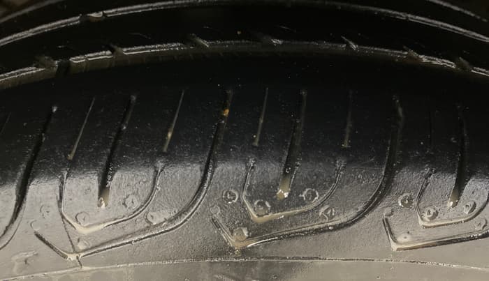 2016 Honda City 1.5L I-VTEC VX CVT, Petrol, Automatic, 1,01,837 km, Right Rear Tyre Tread