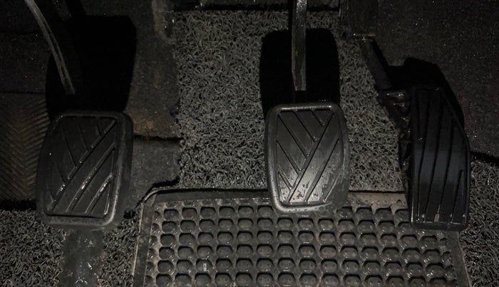 2016 Maruti Baleno DELTA PETROL 1.2, Petrol, Manual, 68,656 km, Pedals