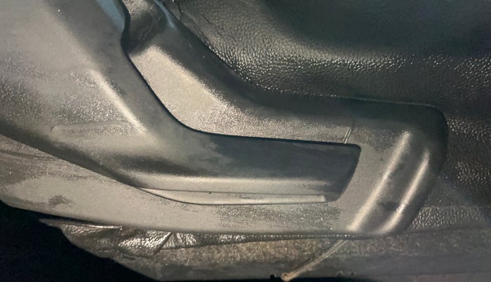 2016 Maruti Baleno DELTA PETROL 1.2, Petrol, Manual, 68,656 km, Driver Side Adjustment Panel