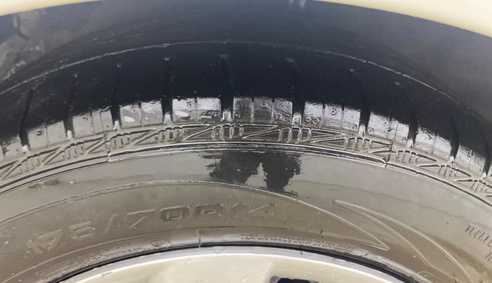 2012 Hyundai i20 MAGNA (O) 1.4 CRDI, Diesel, Manual, 1,24,033 km, Left Front Tyre Tread