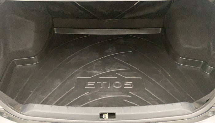 2011 Toyota Etios VX, Petrol, Manual, 65,721 km, Boot Inside