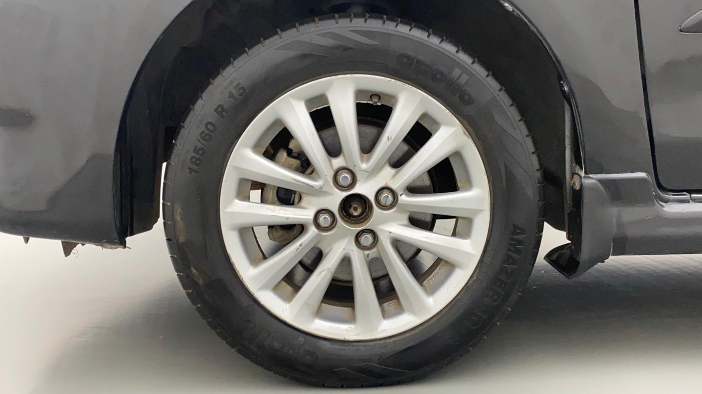 2011 Toyota Etios VX, Petrol, Manual, 65,721 km, Left Front Wheel