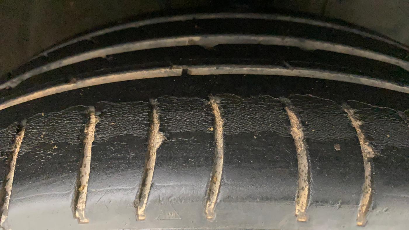 2011 Toyota Etios VX, Petrol, Manual, 65,721 km, Right Front Tyre Tread