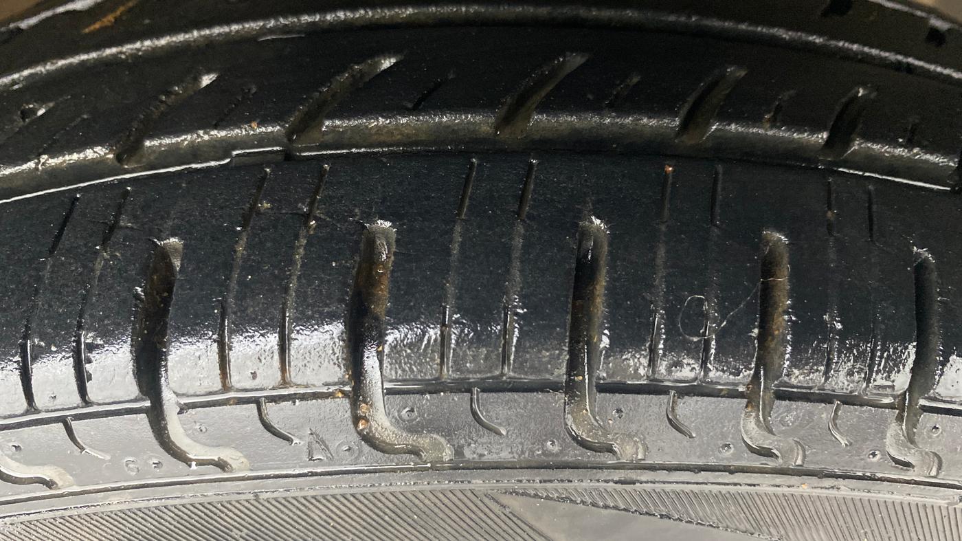2018 Renault Kwid RXT 1.0 AMT, Petrol, Automatic, 28,955 km, Right Front Tyre Tread