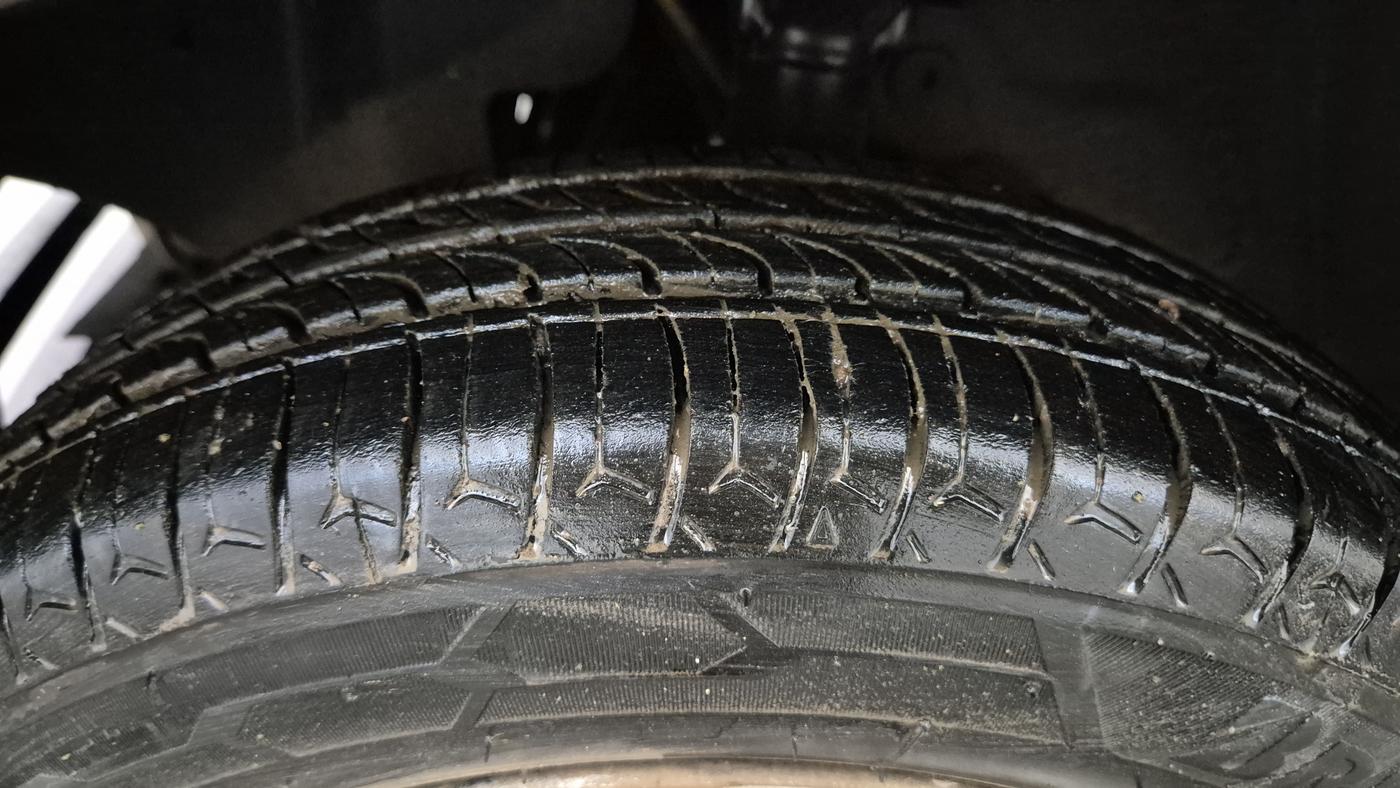 2014 Tata Nano TWIST XT, Petrol, Manual, 68,614 km, Left Front Tyre Tread