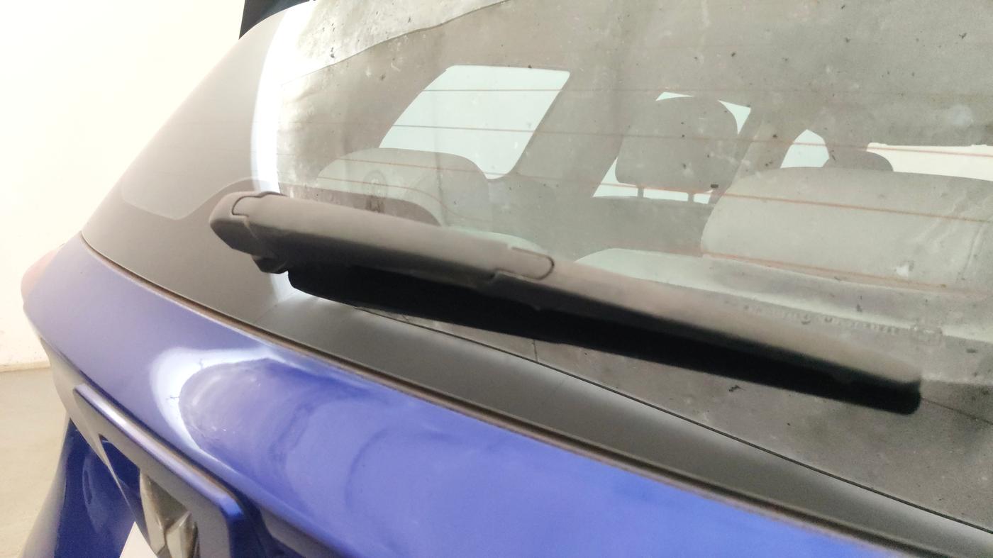 2022 Mahindra XUV700 AX 7 LUXURY P AT 7 STR, Petrol, Automatic, 93,087 km, Rear Wiper