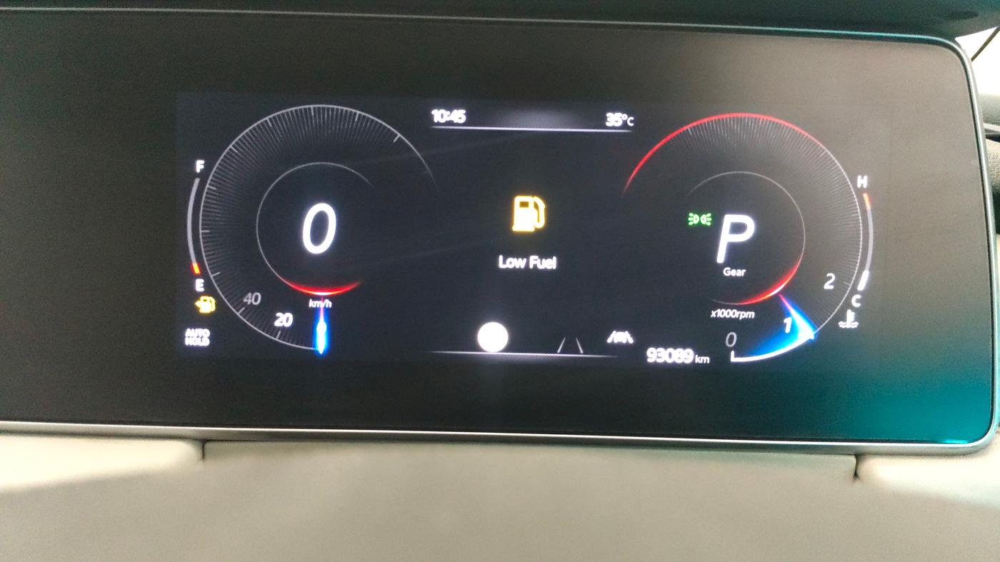 2022 Mahindra XUV700 AX 7 LUXURY P AT 7 STR, Petrol, Automatic, 93,087 km, Odometer Image