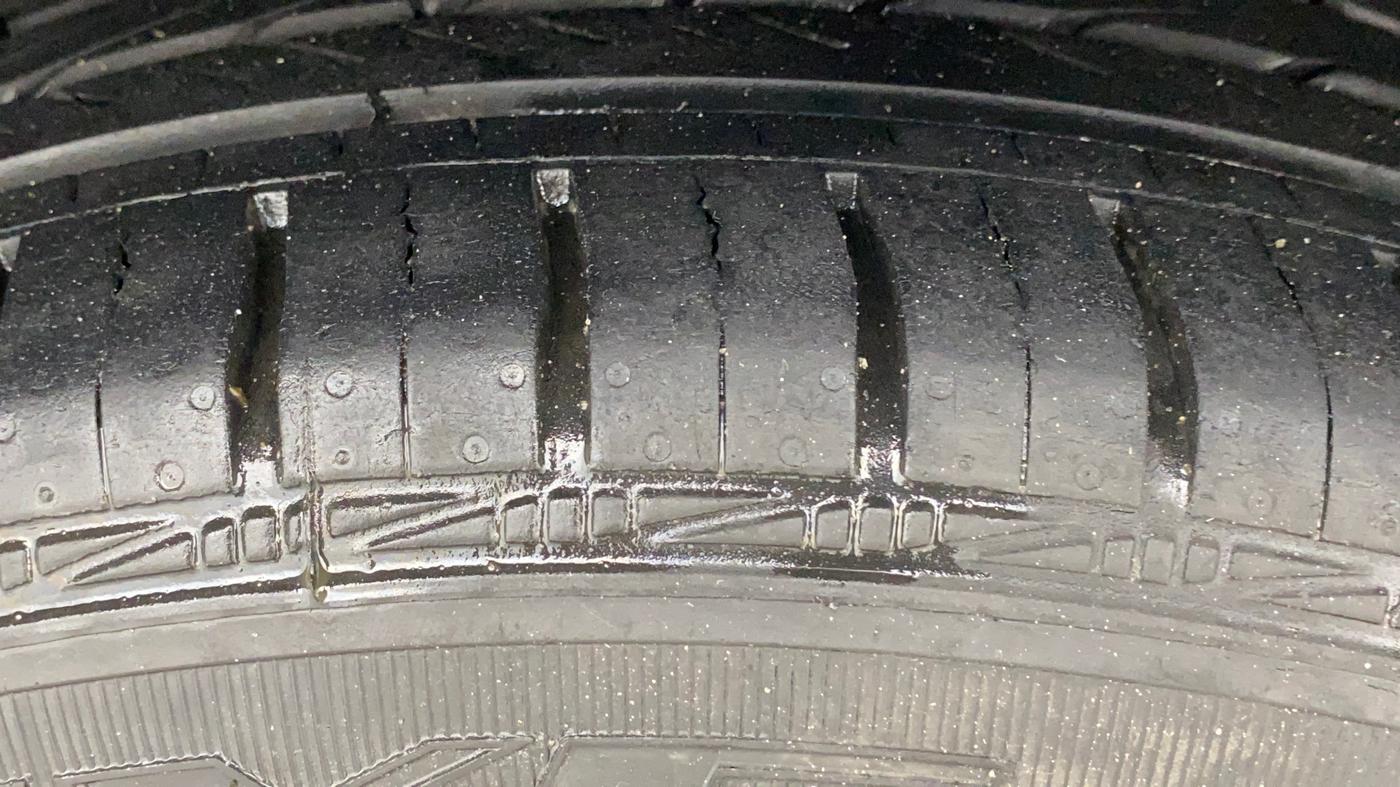 2019 Volkswagen Vento HIGHLINE 1.6 MPI, Petrol, Manual, 24,312 km, Right Rear Tyre Tread