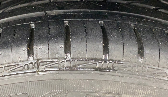 2019 Volkswagen Vento HIGHLINE 1.6 MPI, Petrol, Manual, 24,281 km, Right Rear Tyre Tread
