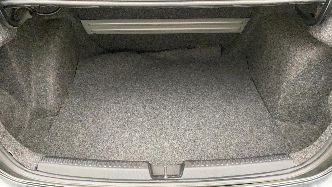 2019 Volkswagen Vento HIGHLINE PLUS 1.5 AT 16 ALLOY, Diesel, Automatic, 18,798 km, Boot Inside