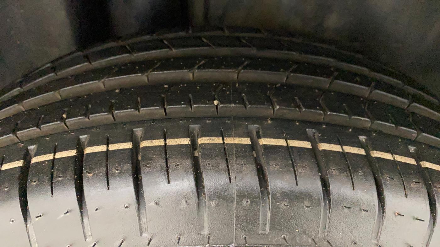 2019 Volkswagen Vento HIGHLINE PLUS 1.5 AT 16 ALLOY, Diesel, Automatic, 18,798 km, Right Rear Tyre Tread