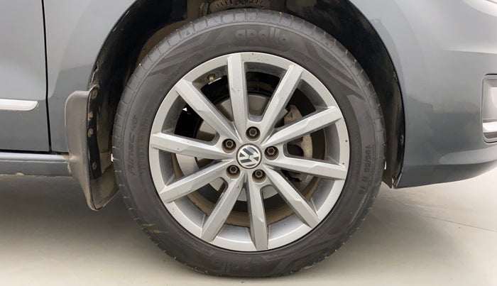 2019 Volkswagen Vento HIGHLINE PLUS 1.5 AT 16 ALLOY, Diesel, Automatic, 18,798 km, Right Front Wheel