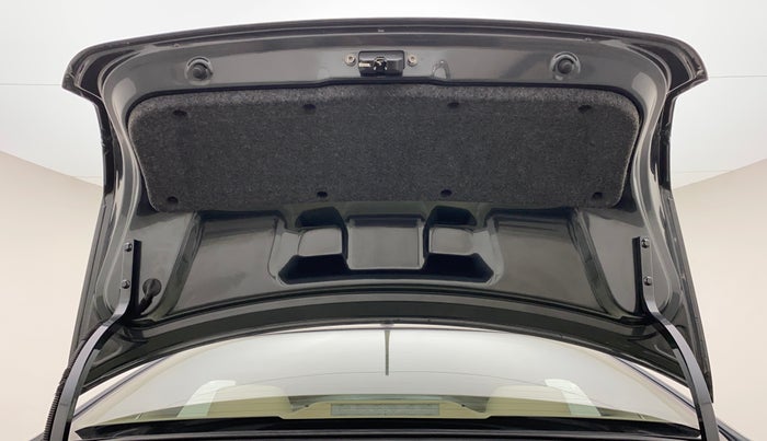 2019 Volkswagen Vento HIGHLINE PLUS 1.5 AT 16 ALLOY, Diesel, Automatic, 18,798 km, Boot Door Open