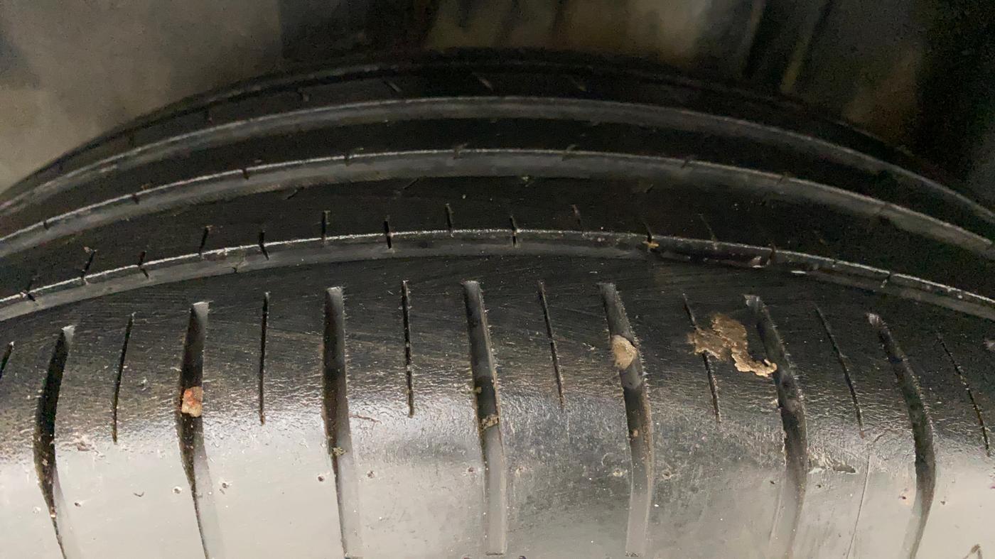 2019 Volkswagen Vento HIGHLINE PLUS 1.5 AT 16 ALLOY, Diesel, Automatic, 18,798 km, Left Rear Tyre Tread