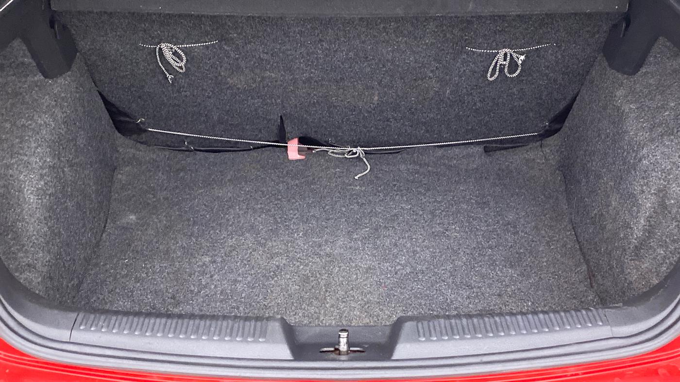 2018 Volkswagen Polo COMFORTLINE 1.0 PETROL, Petrol, Manual, 50,674 km, Boot Inside