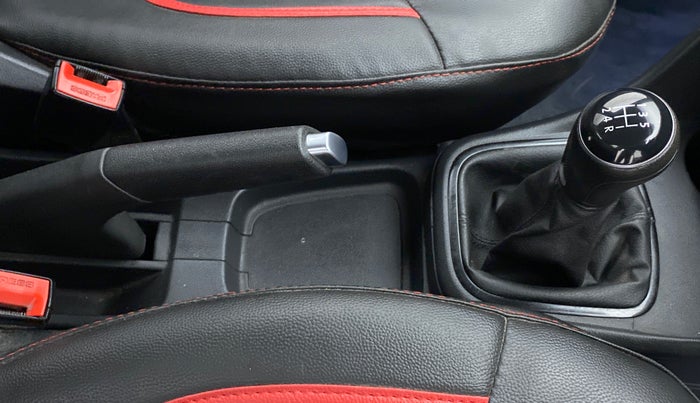 2018 Volkswagen Polo COMFORTLINE 1.0 PETROL, Petrol, Manual, 50,674 km, Gear Lever