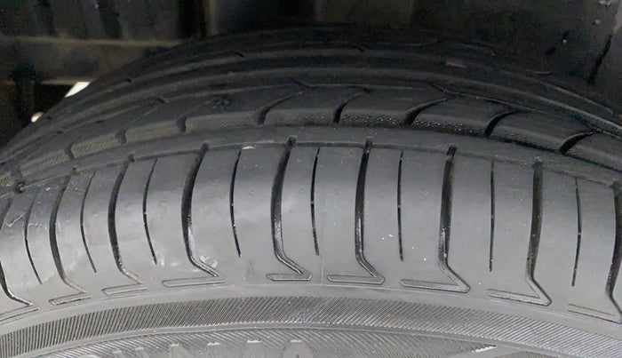 2015 Maruti Swift VXI, Petrol, Manual, 59,531 km, Right Rear Tyre Tread