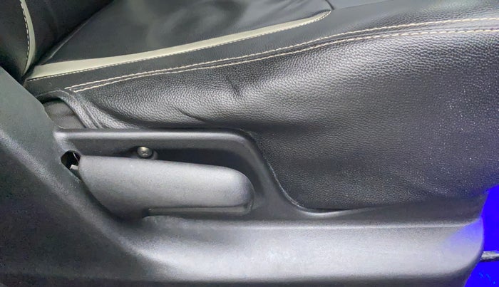 2015 Maruti Swift VXI, Petrol, Manual, 59,531 km, Driver Side Adjustment Panel