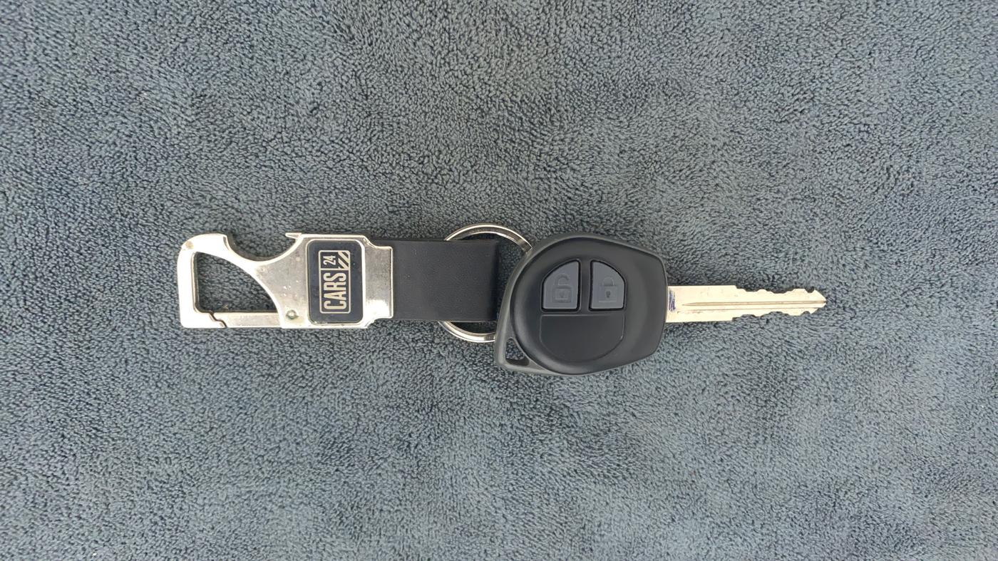 2015 Maruti Swift VXI, Petrol, Manual, 59,531 km, Key Close Up